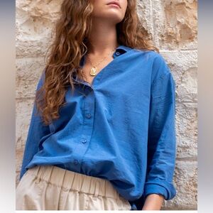 NWT- Voyageur by Mersea Brontë Relaxed Button Up Shirt in Nebulas Blue- size: S